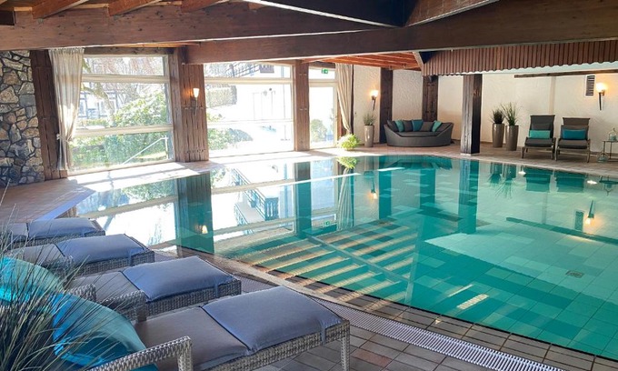 Cobbenrode Hotel | Experience Comfort at Hotel Hennemann with Oceanfront Views