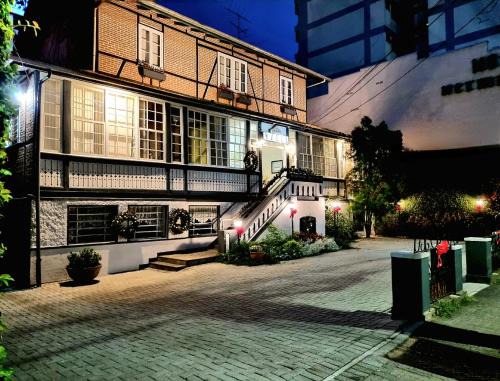 Centro Hotel | Budget-Friendly Hotel Hermann: Child-Friendly Getaway