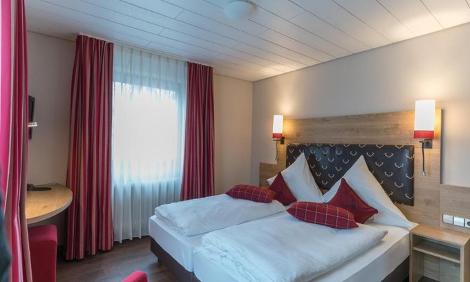 Kork Hotel | Discover Hotel Hirsch: Pet-Friendly Stay with Fantastic Amenities