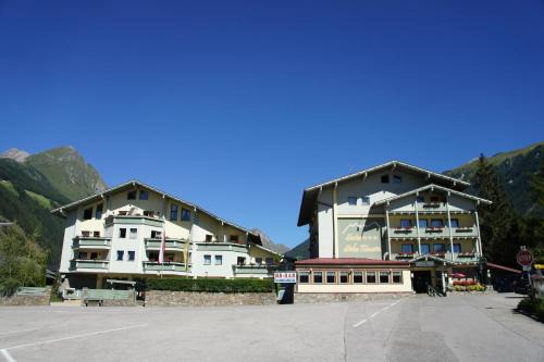 Matrei in Osttirol Hotel | Pet-Friendly Hotel Hohe Tauern with Hot Tub & Breakfast