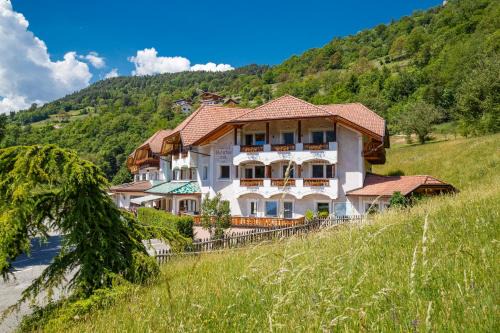 Lajen Hotel | Explore Oceanfront Comfort at Hotel Hubertusstube