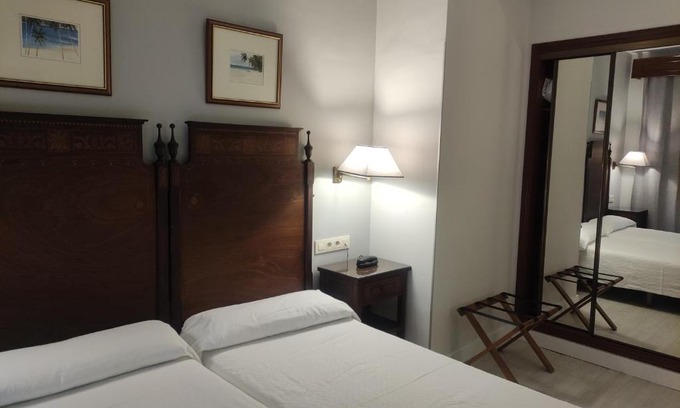 Virgen de Guadalupe Hotel | Discover Hotel Iberia Plaza América: Pet-Friendly Comfort