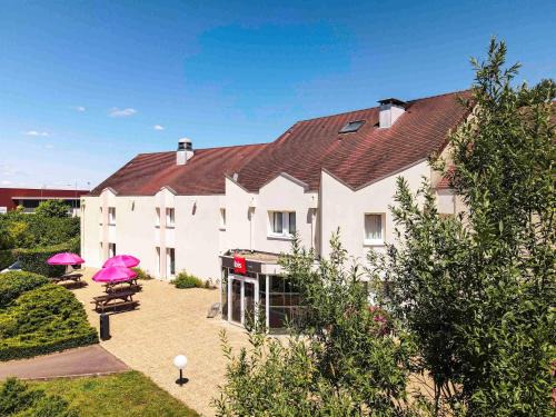 Autun Hotel | Welcoming Hotel ibis Autun: Pet-Friendly & Family-Oriented