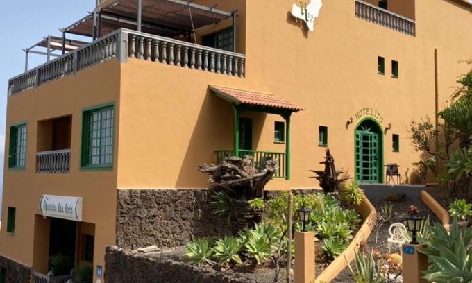 Frontera Hotel | Inviting Hotel Ida Inés: Family-Friendly with High Ratings