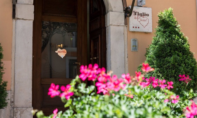 Castel di Sangro Hotel | Highly Rated Il Tiglio Hotel: Family-Friendly & Accessible