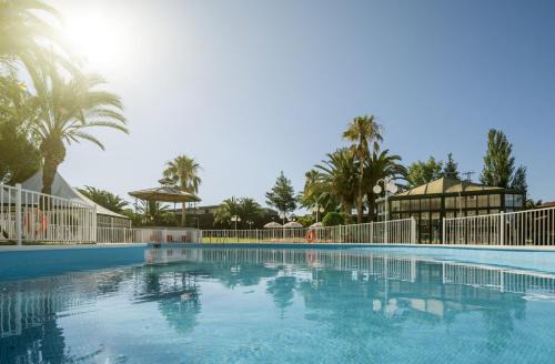 Merida Hotel | Explore Hotel Ilunion Las Lomas: Pet-Friendly Oceanfront Stay