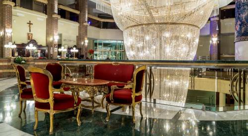 Srodmiescie Hotel | Discover Hotel im. Jana Pawła II: 4-Star Family Retreat