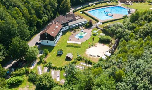 Langelsheim Hotel | Relax at Hotel Im Tannengrund with Oceanfront Views