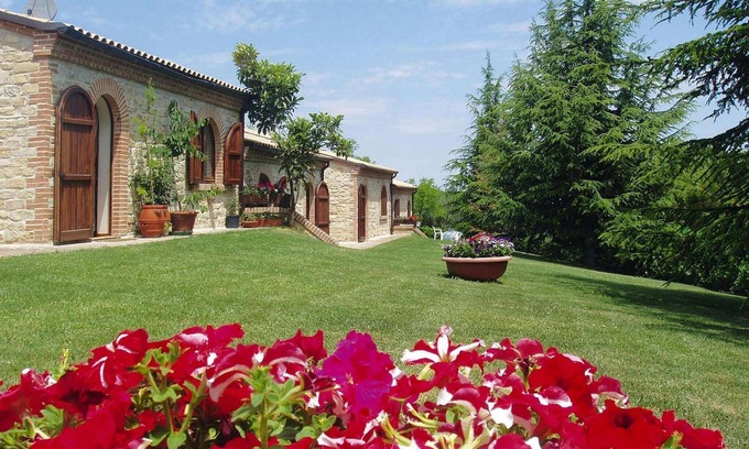 Montelparo Apartment | Cozy Apartment in Residence La Ginestra, Montelparo