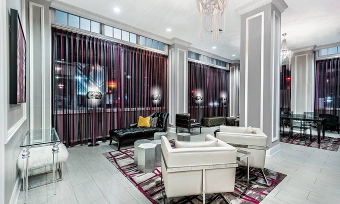 Downtown Dallas Hotel | Stylish Hotel Indigo Dallas Downtown with Spa & Restaurant
