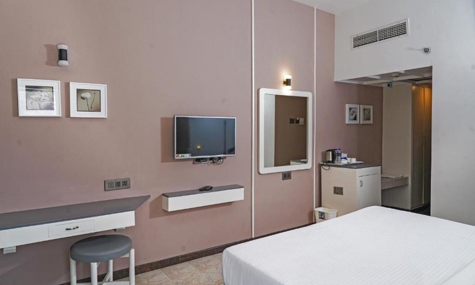 Palakkad Hotel | Discover Hotel Indraprastha: Family-Friendly Stays