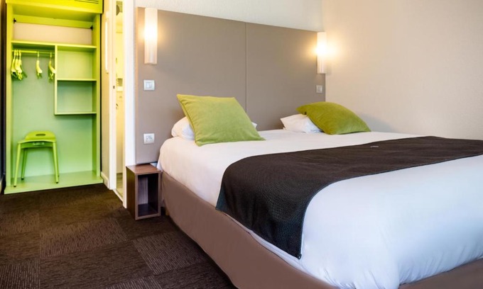 Laval Hotel | Pet-Friendly Hotel inn Design Laval with Great Amenities