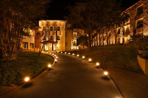 La Cumbre Hotel | Discover Hotel Intersur La Cumbre: Family-Friendly Escape