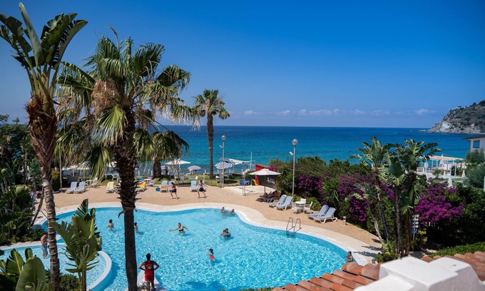 Santa Maria Hotel | Relax at Hotel Ipomea Club: Pool, Ocean View & Spa