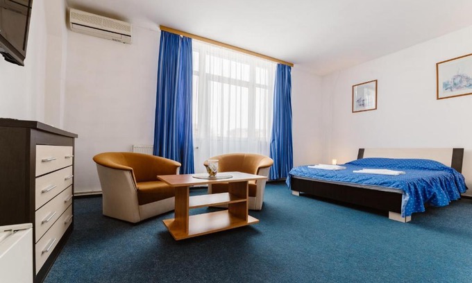 Tirnaveni Hotel | Discover Hotel Iris: Family-Friendly with Top Amenities