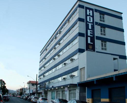 Centro Hotel | Explore Hotel Itajaí Tur: Family-Friendly with Hot Tub