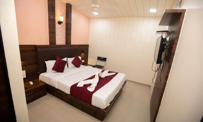 Andheri Hotel | Budget-Friendly Hotel J D Residency - Pet Friendly Getaway