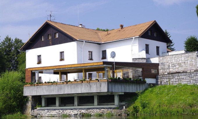 Terlicko Hotel | Relax at Hotel Jaškovská Krčma with Ocean View & Beach Access