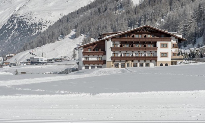 Soelden Hotel | Experience Hotel Jagdhof Bed & Breakfast with Spa & Hot Tub