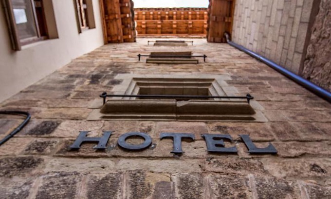 Mora de Rubielos Hotel | Discover Hotel Jaime I: Family-Friendly with Excellent Amenities