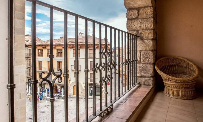 Mora de Rubielos Hotel | Hotel Jaime I: Family-Friendly with Spa & Breakfast Included