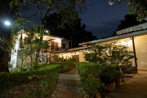 Suchitoto Hotel | Discover Hotel Jardin De Las Marias with Ocean View Pool