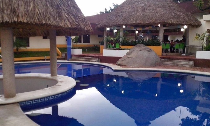 Huixtla Hotel | Discover Hotel Jardin Real: Family-Friendly with Spa & Pool