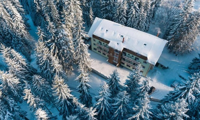 Jasna Hotel | Discover Hotel Jasná: Family-Friendly with Breakfast Options