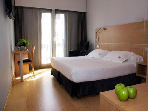 La Marina Hotel | Coastal Retreat at Hotel Jauregui with Ocean View Amenities