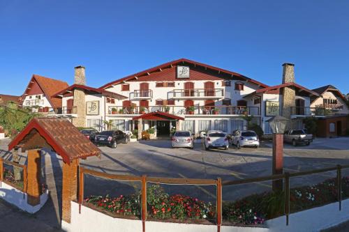 Capivari Hotel | Family-Friendly Hotel JB with Pool and 8/10 Guest Rating