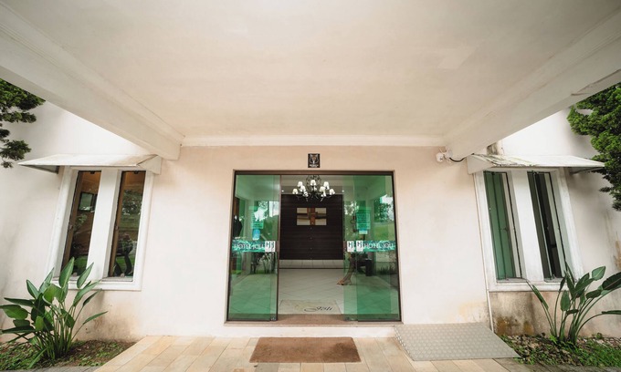 Pariquera-Acu Hotel | Budget-Friendly Hotel Joli with Breakfast & Child Care