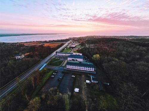 Juelsminde Hotel | Enjoy Oceanfront Bliss at Hotel Juelsminde Strand