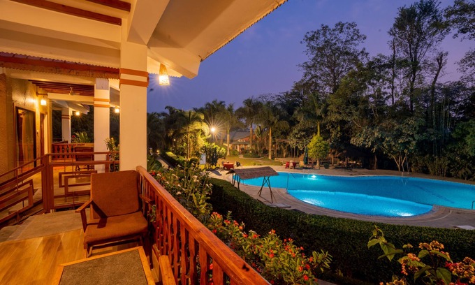 Sauraha Hotel | Inviting Hotel Jungle Crown: 4-Star Stay with Pool & Spa