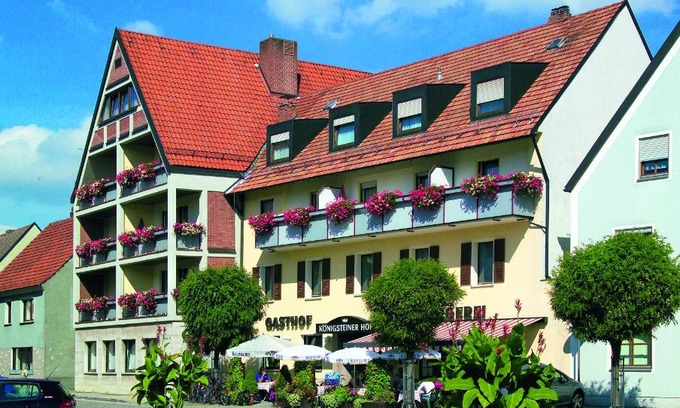 Konigstein in der Oberpfalz Hotel | Relax at Königsteiner Hof: Family-Friendly Dining Awaits