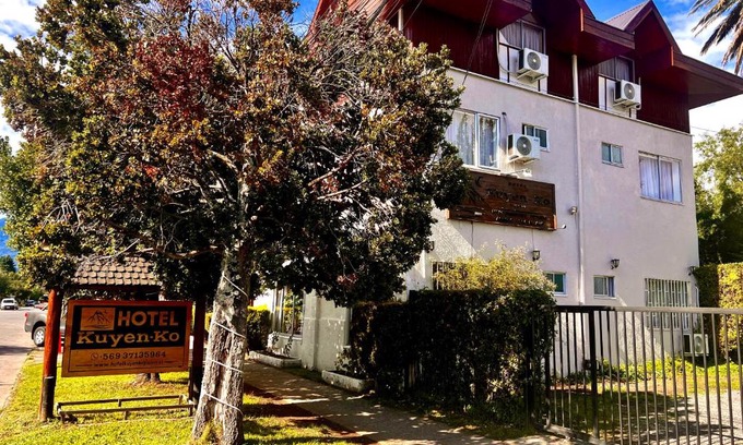 Pucon Hotel | Guest Favorite: Hotel Küyen-Ko Pucón with Hot Tub & Breakfast