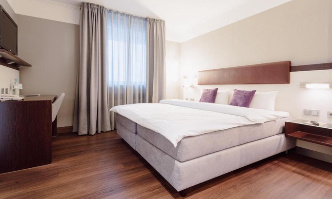 Innenstadtring Hotel | Discover Hotel Kaiserhof: Family-Friendly with Spa & Hot Tub