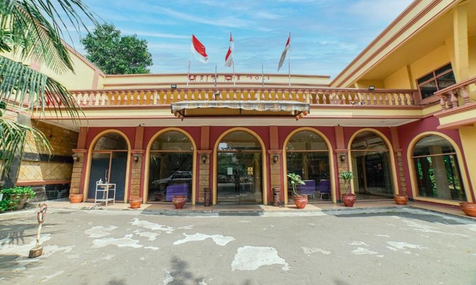 Palmerah Hotel | Budget-Friendly Hotel Kalisma with Complimentary Breakfast