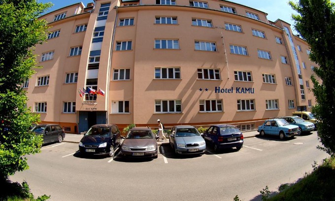 Vsetin Hotel | Discover Hotel KAMU GARNI: Child-Friendly & Accessible Stay