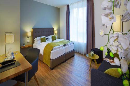 Eibelstadt Hotel | Discover Hotel Kapellenberg: Pet Friendly & Spa Retreat