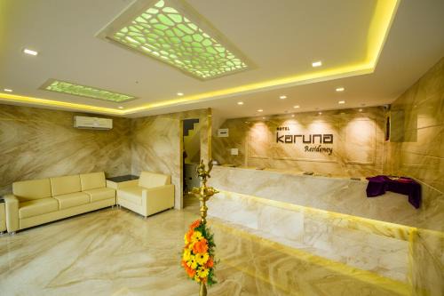 Hampankatta Hotel | Discover Hotel Karuna Residency: Family-Friendly Stay Awaits