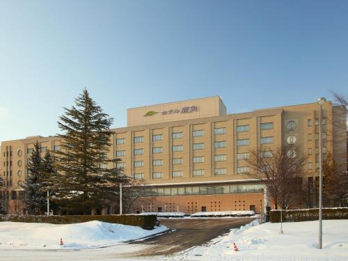 Oyu Onsen Hotel | Relax at Hotel Kazuno: Enjoy Hot Tub & Breakfast Delights