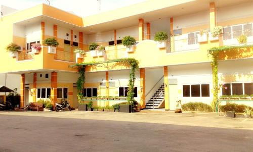 Rembang Hotel | Budget-Friendly Hotel Kencana Rembang with Family Amenities