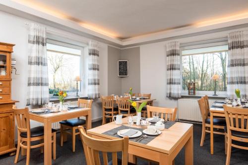 Neukirchen/Erzgeb Hotel | Highly Rated Hotel Klanxbüller Stuben with Family-Friendly Dining