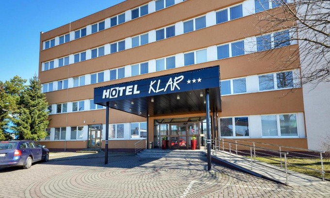 Liptovsky Mikulas Hotel | Discover Hotel Klar: Pet-Friendly Stay with Pool Access