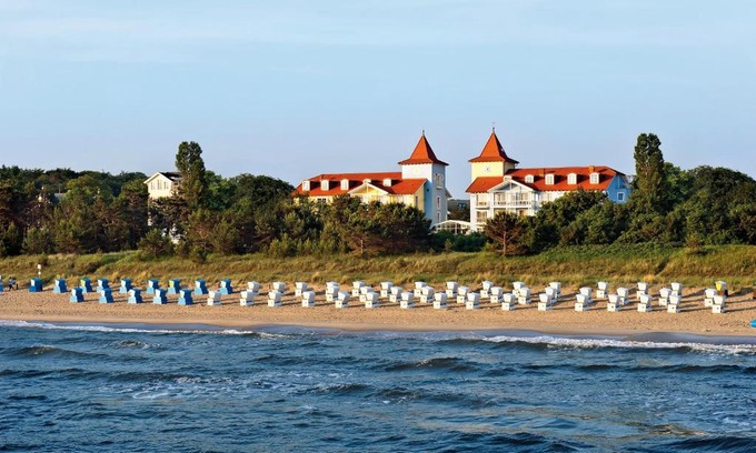 Zinnowitz Hotel | Elegant Hotel Kleine Strandburg - Adults Only with Oceanfront Spa