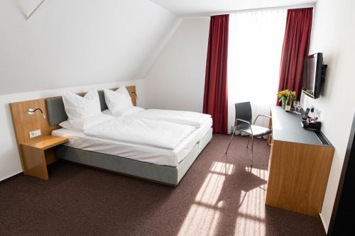 Eltville am Rhein Hotel | Discover Hotel Kloster Eberbach: Pet-Friendly Retreat