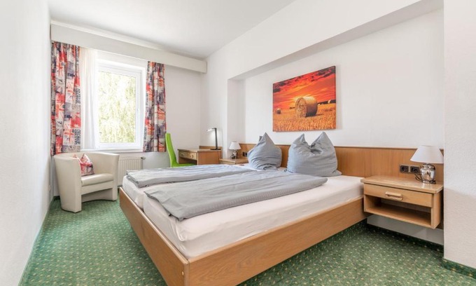 Bad Hotel | Discover Hotel Kniestedter Hof: Pet-Friendly Comfort