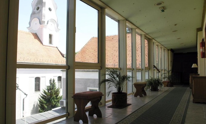 Nova Gradiska Hotel | Discover Hotel Kralj Tomislav: Pet-Friendly & Family Ready