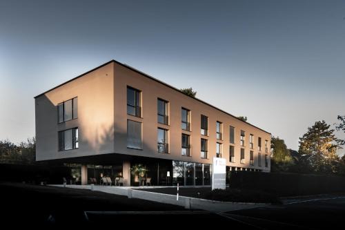 Kreuzlingen Hotel | Discover Hotel Kreuzlingen am Hafen with Oceanfront Views