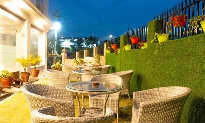 Sinamangal Hotel | Discover Hotel Krishna Kathmandu: Family-Friendly Escape